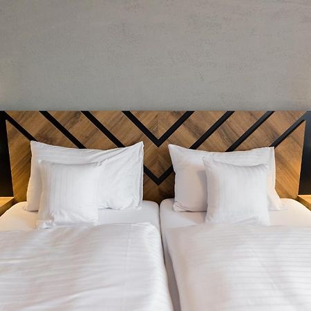 Hotel Carrera Rimavska Sobota Luaran gambar