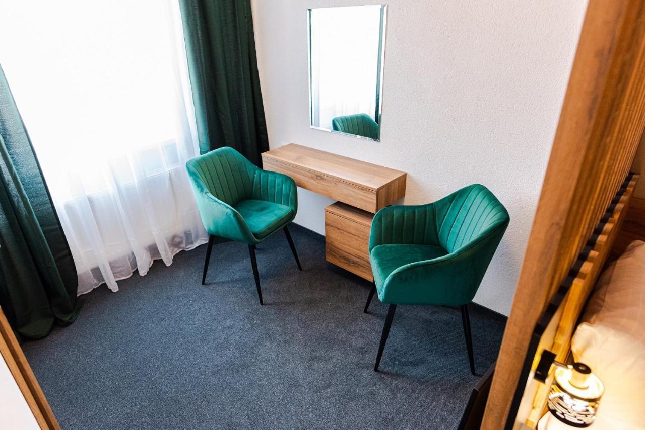 Hotel Carrera Rimavska Sobota Luaran gambar